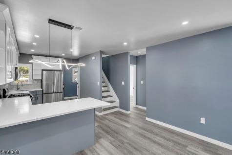 508 W 3rd Avenue Roselle NJ 07203