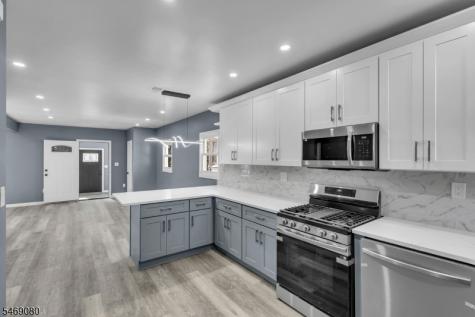 508 W 3rd Avenue Roselle NJ 07203