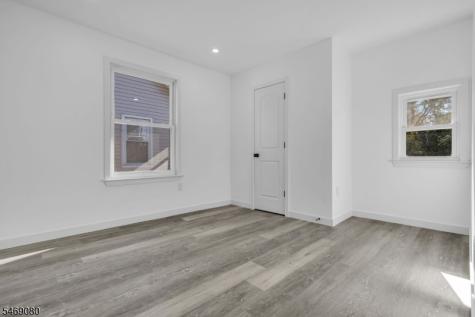 508 W 3rd Avenue Roselle NJ 07203