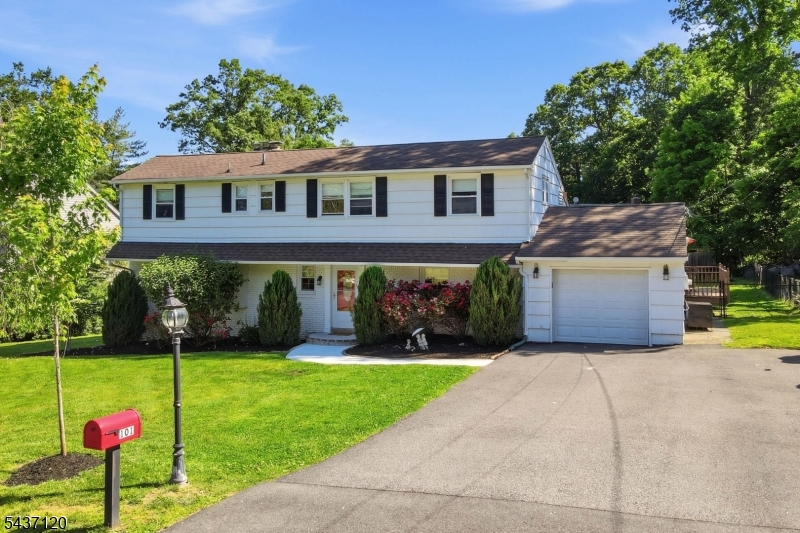 101 Walnut Street Oakland NJ 07436