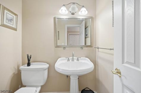 101 Walnut Street Oakland NJ 07436