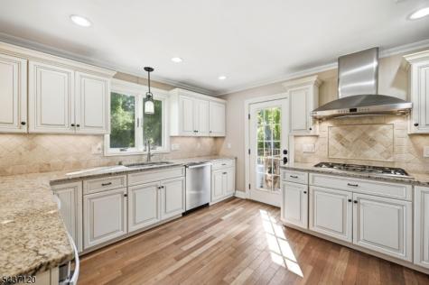 101 Walnut Street Oakland NJ 07436