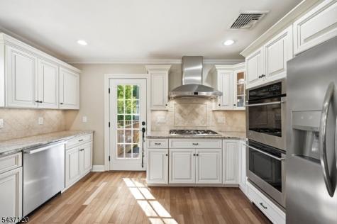 101 Walnut Street Oakland NJ 07436