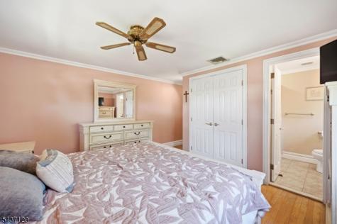 101 Walnut Street Oakland NJ 07436