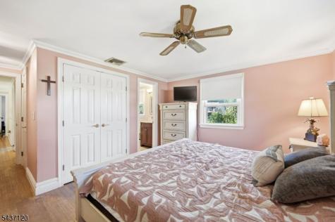 101 Walnut Street Oakland NJ 07436