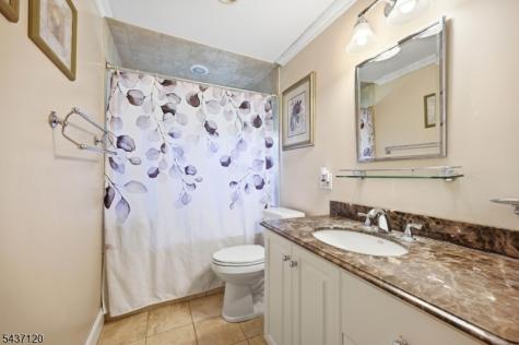 101 Walnut Street Oakland NJ 07436