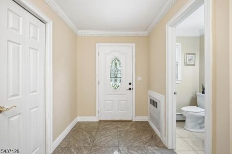 101 Walnut Street Oakland NJ 07436