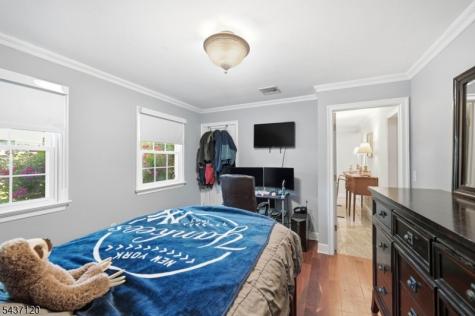 101 Walnut Street Oakland NJ 07436