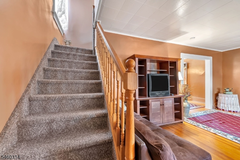 9 Halcyon Place Bloomfield NJ 07003