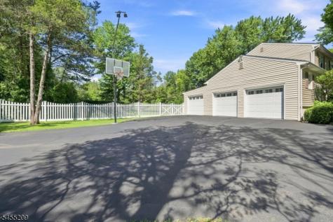 20 Preston Terrace Bedminster NJ 07921