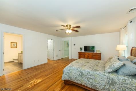 24 Willow Lane Marlboro NJ 07726