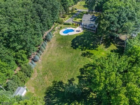 24 Willow Lane Marlboro NJ 07726