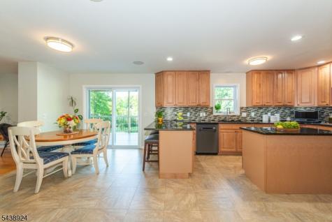 24 Willow Lane Marlboro NJ 07726