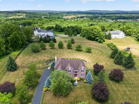 26 High Ridge Lane Frankford NJ 07822