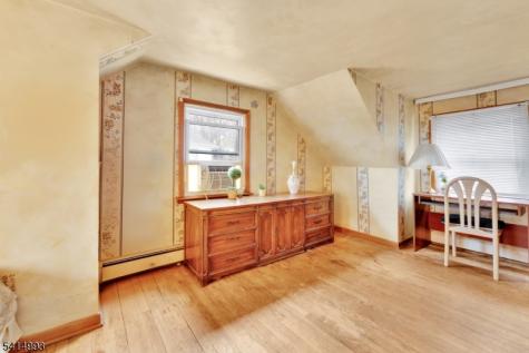 627 E Vail Road Roxbury NJ 07850