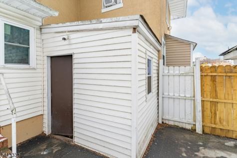 49 Lyons Avenue Newark NJ 07112