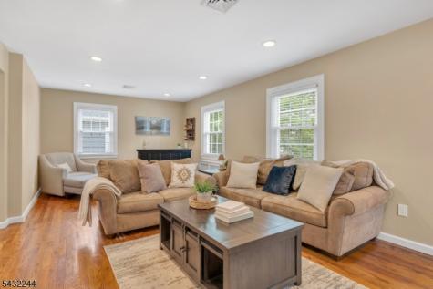15 Oak Place Hawthorne NJ 07506
