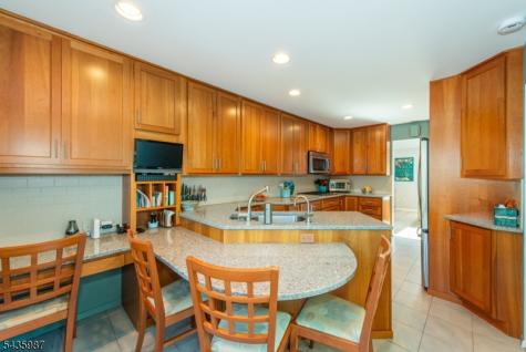 22 Woodbine Trail Parsippany-troy Hills NJ 07054