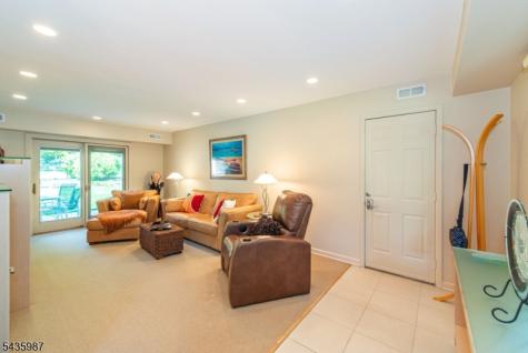 22 Woodbine Trail Parsippany-troy Hills NJ 07054