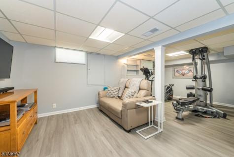 22 Woodbine Trail Parsippany-troy Hills NJ 07054
