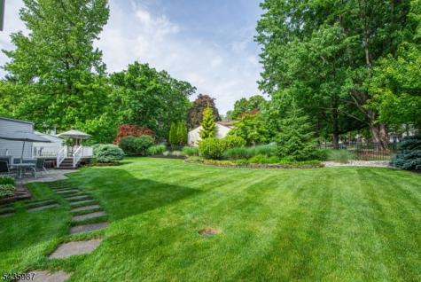 22 Woodbine Trail Parsippany-troy Hills NJ 07054