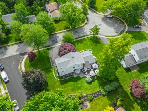 22 Woodbine Trail Parsippany-troy Hills NJ 07054