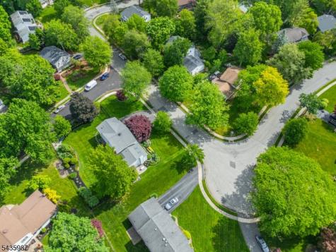 22 Woodbine Trail Parsippany-troy Hills NJ 07054
