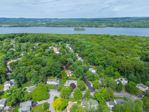 22 Woodbine Trail Parsippany-troy Hills NJ 07054