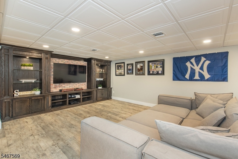 11 Flanders Drive Montville NJ 07058
