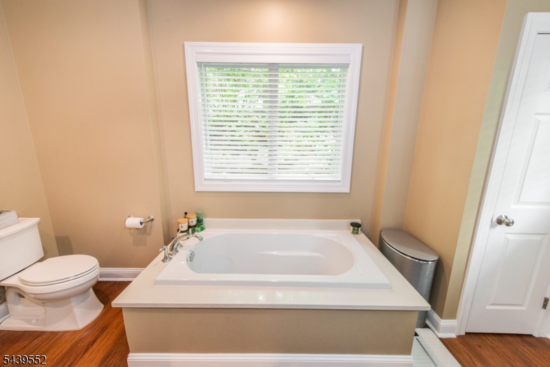 18 Post Oak Court Hardyston NJ 07419