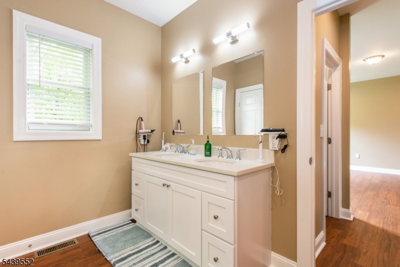 18 Post Oak Court Hardyston NJ 07419