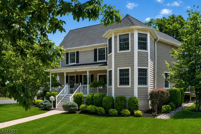 43 Chestnut Street Livingston NJ 07039