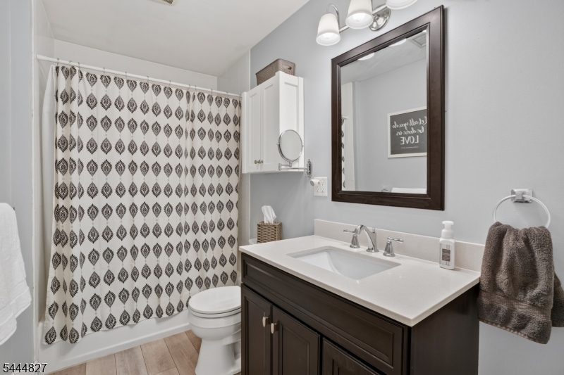 43 Chestnut Street Livingston NJ 07039