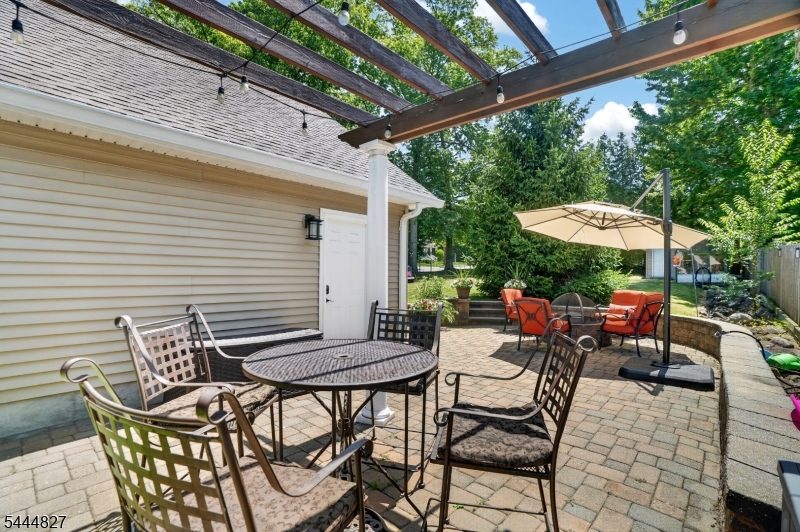 43 Chestnut Street Livingston NJ 07039