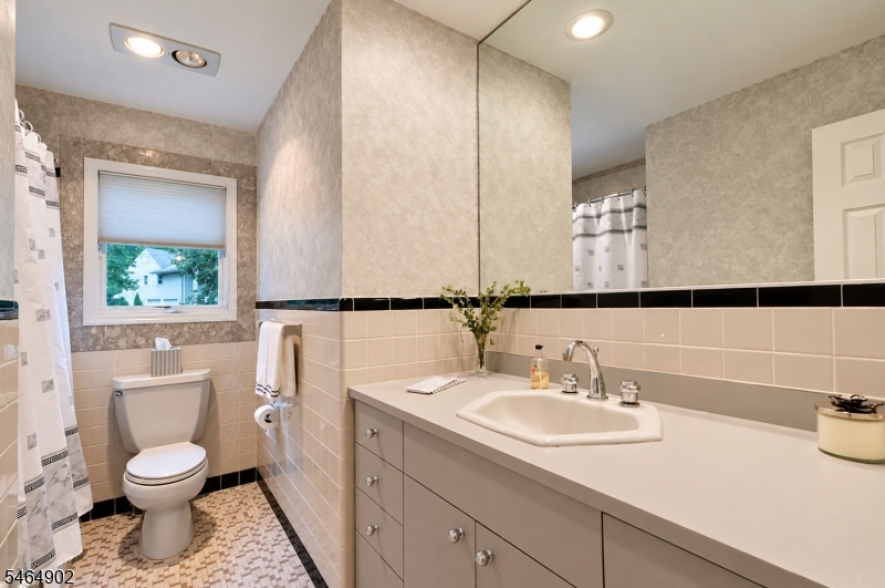 40 Shadowlawn Drive Livingston NJ 07039