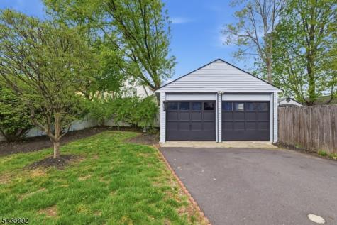 65 Carteret Street Bloomfield NJ 07003