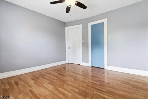 407 3RD Avenue Newark NJ 07107