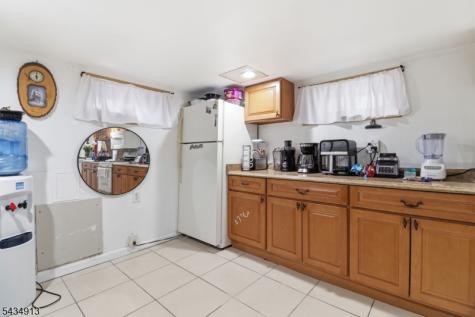 407 3RD Avenue Newark NJ 07107