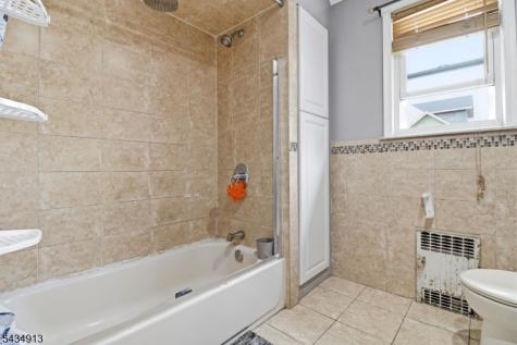 407 3RD Avenue Newark NJ 07107