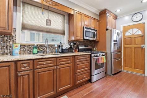407 3RD Avenue Newark NJ 07107