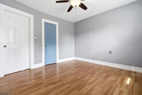 407 3RD Avenue Newark NJ 07107