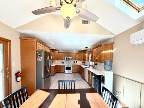 8 Hillside Court East Morris Plains NJ 07950