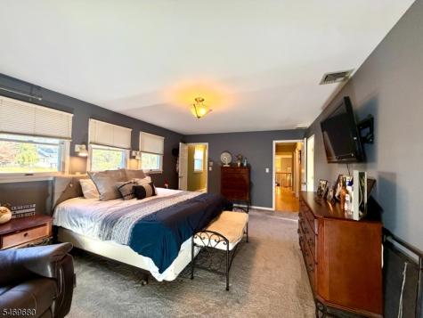 8 Hillside Court East Morris Plains NJ 07950