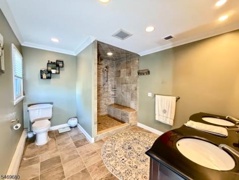 8 Hillside Court East Morris Plains NJ 07950