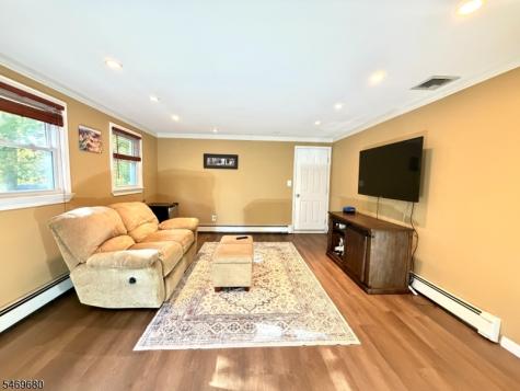 8 Hillside Court East Morris Plains NJ 07950