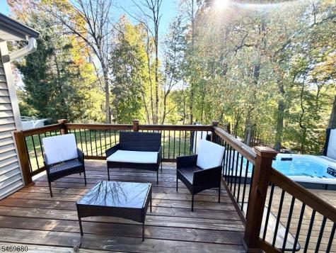 8 Hillside Court East Morris Plains NJ 07950