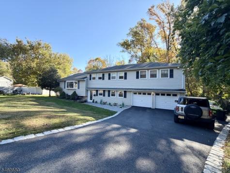 8 Hillside Court East Morris Plains NJ 07950