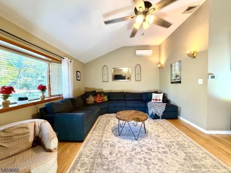 8 Hillside Court East Morris Plains NJ 07950