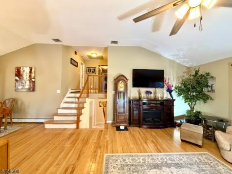 8 Hillside Court East Morris Plains NJ 07950