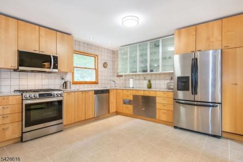 24 Molinari Drive Wanaque NJ 07465